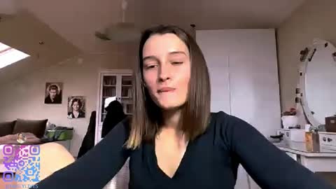 Snapshot of michael_pors chatting on 10-27-25, 01:15 Emily online show from 10-27-25, 01:15