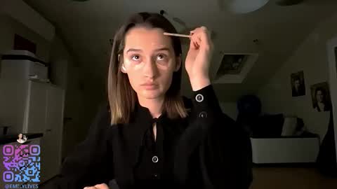 Snapshot of michael_pors chatting on 10-31-25, 03:57 Emily online show from 10-31-25, 03:57