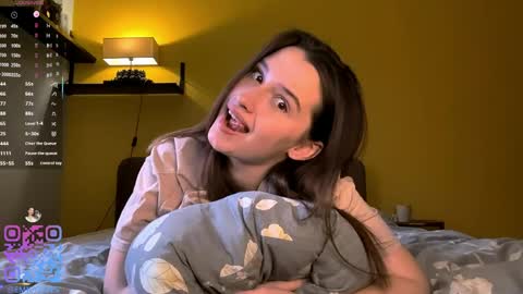 Emily online show from 05-08-26, 04:23