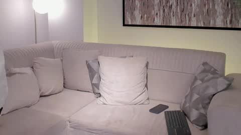 Michael Salens independent model online show from 02-10-25, 11:25