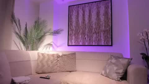 Michael Salens independent model online show from 03-09-25, 10:19