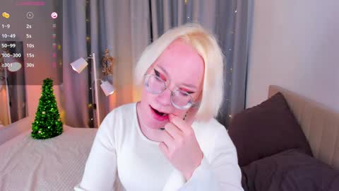 Snapshot of michael_swan chatting on 12-27-24, 01:18 Michel online show from 12-27-24, 01:18