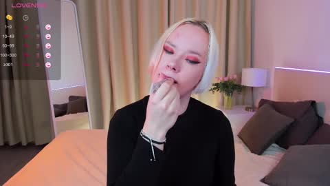 Snapshot of michael_swan chatting on 02-19-25, 05:27 Michel online show from 02-19-25, 05:27