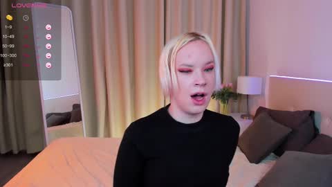 Snapshot of michael_swan chatting on 02-19-25, 08:44 Michel online show from 02-19-25, 08:44