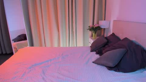 Snapshot of michael_swan chatting on 03-11-25, 05:49 Michel online show from 03-11-25, 05:49