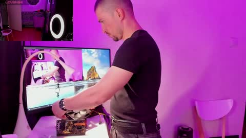 Snapshot of michael_wolfborn chatting on 12-05-24, 04:34 Michael online show from 12-05-24, 04:34