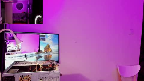 Snapshot of michael_wolfborn chatting on 12-06-24, 01:11 Michael online show from 12-06-24, 01:11