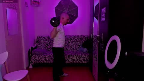 Snapshot of michael_wolfborn chatting on 03-04-25, 02:53 Michael online show from 03-04-25, 02:53