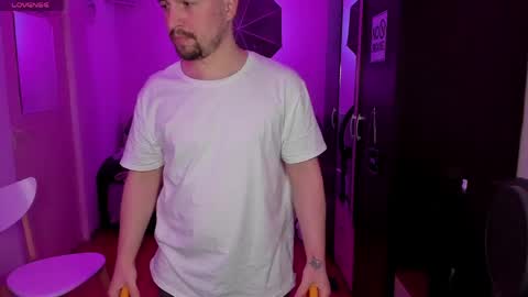 Snapshot of michael_wolfborn chatting on 03-27-26, 03:12 Michael online show from 03-27-26, 03:12