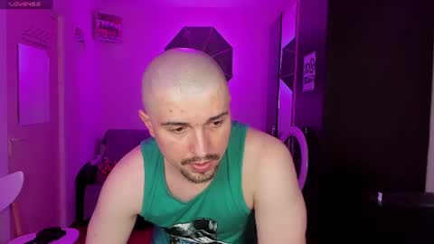 Snapshot of michael_wolfborn chatting on 07-06-26, 03:03 Michael online show from 07-06-26, 03:03