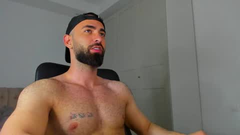 MichaelEvansx online show from 05-07-26, 07:52
