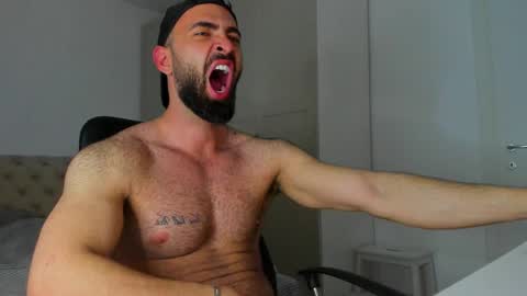 MichaelEvansx online show from 05-10-26, 10:04