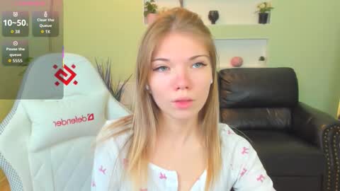 Snapshot of michafox chatting on 02-24-26, 12:03 michafox online show from 02-24-26, 12:03