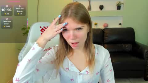 Snapshot of michafox chatting on 03-20-26, 02:22 michafox online show from 03-20-26, 02:22