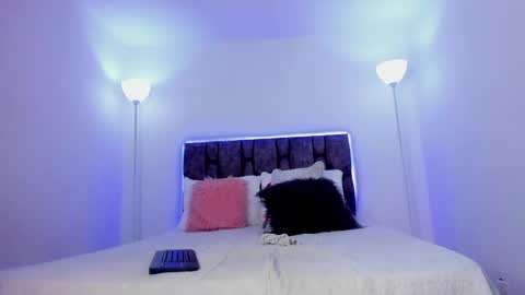 Michelle online show from 02-18-25, 03:32