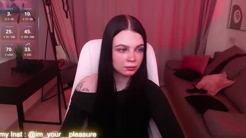 Snapshot of michela_fruet chatting on 02-16-26, 01:02 Kate online show from 02-16-26, 01:02