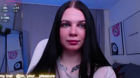 Snapshot of michela_fruet chatting on 02-26-26, 01:15 Kate online show from 02-26-26, 01:15