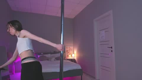 michele_mack online show from 03-05-25, 05:07