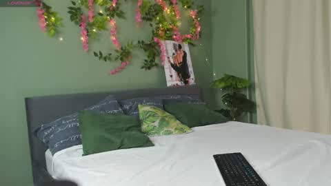 michele_mack online show from 01-18-26, 02:26