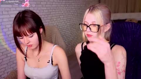 Snapshot of michelewild chatting on 03-17-26, 05:27 Michele online show from 03-17-26, 05:27