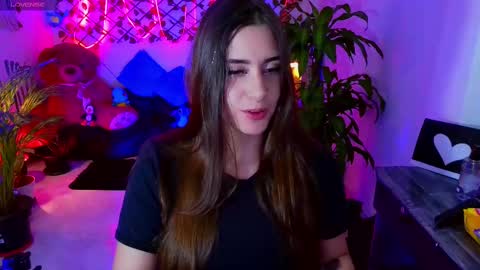 Snapshot of michell_h chatting on 03-05-25, 05:40 Nani online show from 03-05-25, 05:40