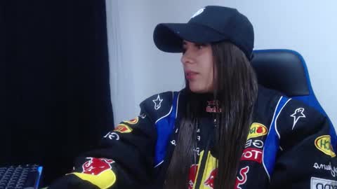 Snapshot of michell_h chatting on 01-12-26, 01:33 Nani online show from 01-12-26, 01:33