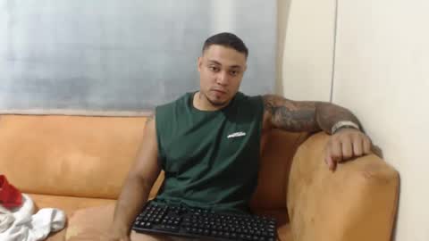 michelle_allen0104 online show from 02-01-25, 03:52