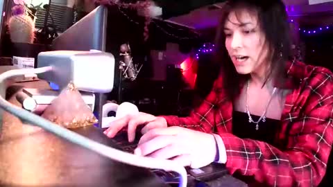 michelle_flowers online show from 10-23-25, 03:39