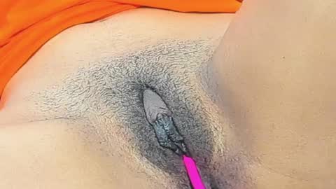 Snapshot of michelledanielss chatting on 02-18-25, 12:15 Michelle daniels online show from 02-18-25, 12:15