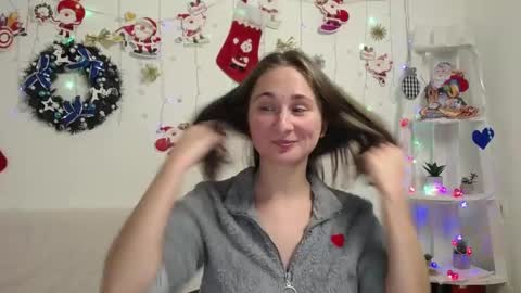 Snapshot of michellee11 chatting on 12-11-24, 04:42 Michel online show from 12-11-24, 04:42