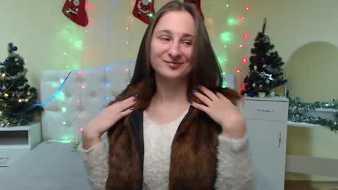 Snapshot of michellee11 chatting on 12-16-24, 12:16 Michel online show from 12-16-24, 12:16