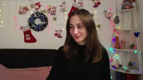 Snapshot of michellee11 chatting on 01-03-25, 12:30 Michel online show from 01-03-25, 12:30