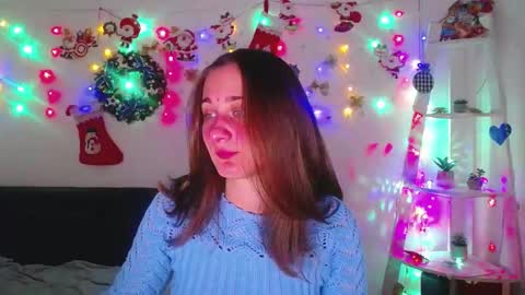Snapshot of michellee11 chatting on 01-06-25, 12:13 Michel online show from 01-06-25, 12:13