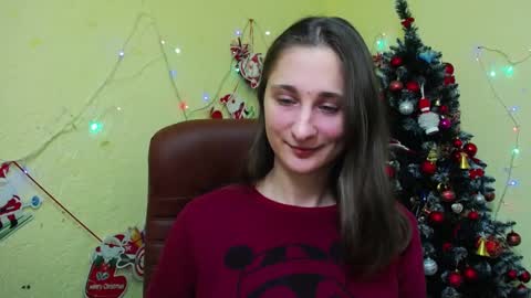 Snapshot of michellee11 chatting on 01-07-25, 12:20 Michel online show from 01-07-25, 12:20