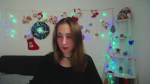 Snapshot of michellee11 chatting on 01-08-25, 12:05 Michel online show from 01-08-25, 12:05