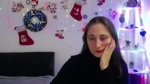 Snapshot of michellee11 chatting on 01-10-25, 12:04 Michel online show from 01-10-25, 12:04