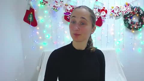 Snapshot of michellee11 chatting on 01-13-25, 02:11 Michel online show from 01-13-25, 02:11