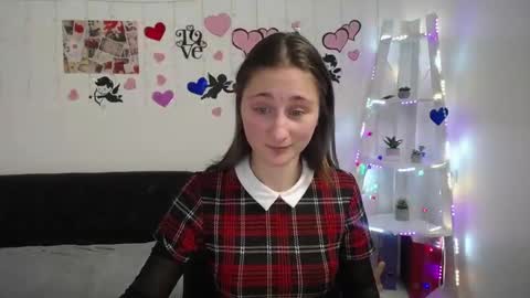 Snapshot of michellee11 chatting on 01-21-25, 03:43 Michel online show from 01-21-25, 03:43