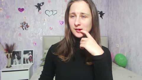 Snapshot of michellee11 chatting on 02-04-25, 12:11 Michel online show from 02-04-25, 12:11
