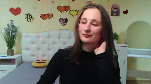 Snapshot of michellee11 chatting on 02-21-25, 03:21 Michel online show from 02-21-25, 03:21