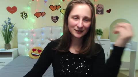 Snapshot of michellee11 chatting on 03-05-25, 03:40 Michel online show from 03-05-25, 03:40
