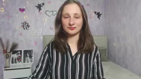 Snapshot of michellee11 chatting on 03-11-25, 12:28 Michel online show from 03-11-25, 12:28