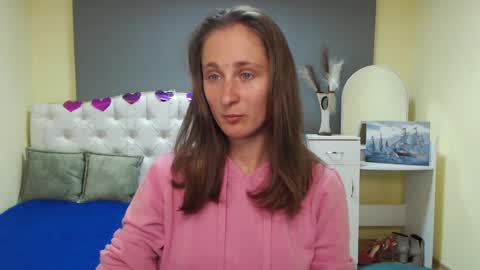 Snapshot of michellee11 chatting on 09-12-25, 11:21 Michel online show from 09-12-25, 11:21