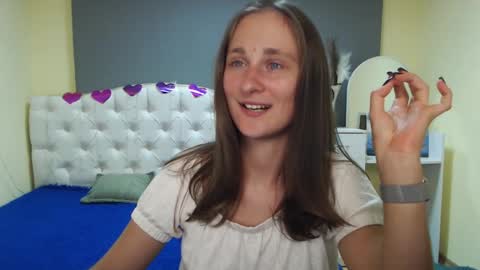 Snapshot of michellee11 chatting on 09-22-25, 11:12 Michel online show from 09-22-25, 11:12