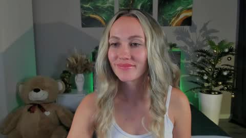 Snapshot of michelleortis chatting on 12-08-24, 04:18 MichelleOrtis online show from 12-08-24, 04:18