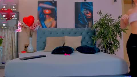 Snapshot of michellereys chatting on 03-06-25, 03:35 michellereys online show from 03-06-25, 03:35