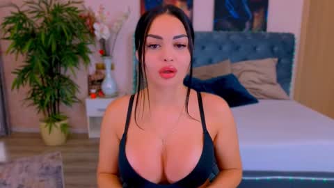 Snapshot of michellereys chatting on 10-07-25, 07:11 michellereys online show from 10-07-25, 07:11