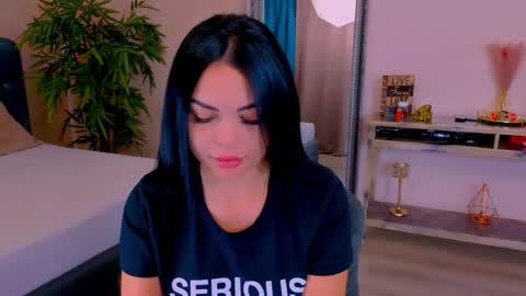 Snapshot of michellereys chatting on 10-17-25, 07:16 michellereys online show from 10-17-25, 07:16