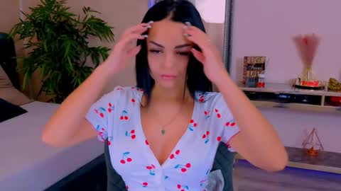 Snapshot of michellereys chatting on 11-01-25, 08:44 michellereys online show from 11-01-25, 08:44