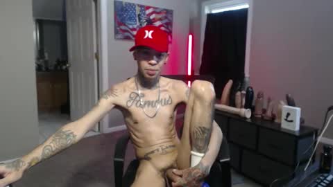 Snapshot of michigan9000 chatting on 10-17-25, 03:14 michigan9000 online show from 10-17-25, 03:14